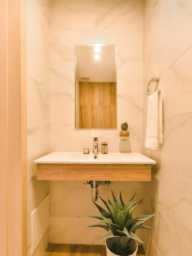 Fully Serviced Apartment At Regatta Living II - 6C Saint-Domingue